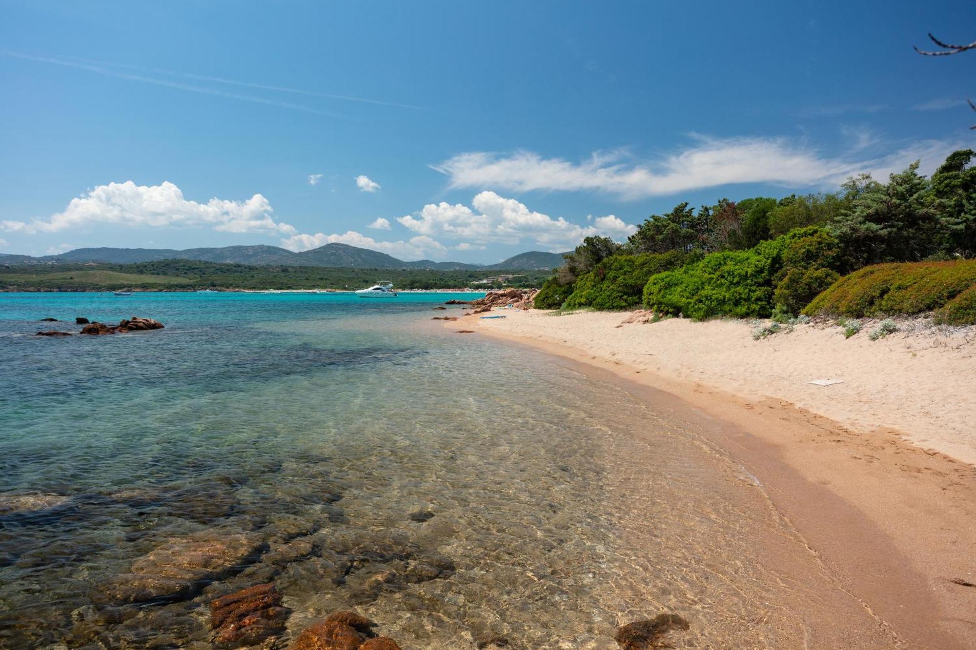 Baia Dorata Beach Apartment Porto Istana Exterior photo